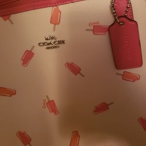 Authentic Coach like new shoulder tote bag